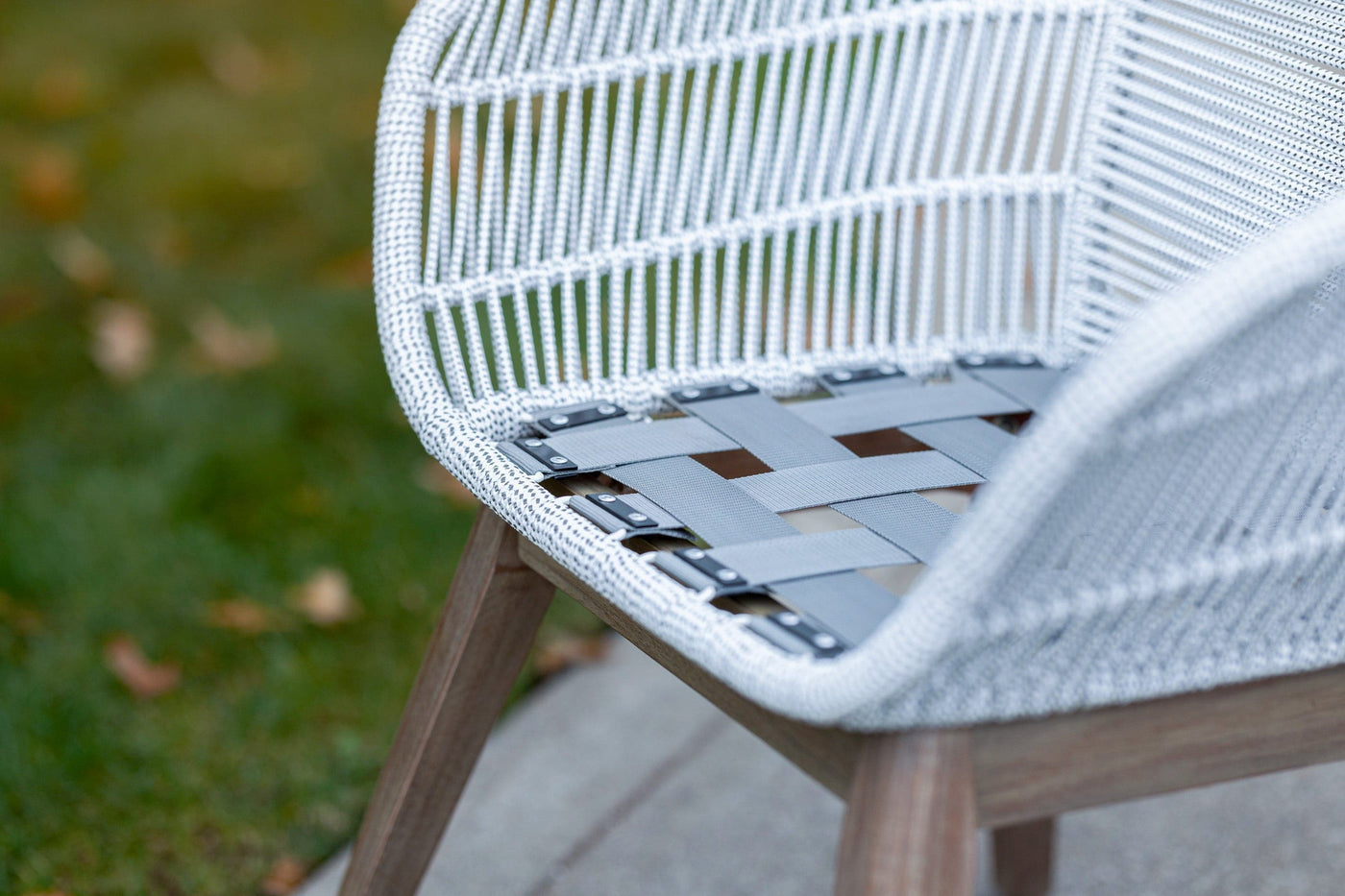 Hansø Design: Premium Outdoors Table & 6-Chairs Set