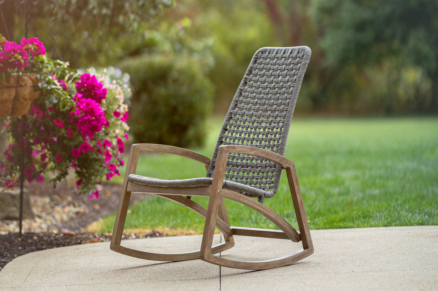 Hansø Design: 2 Rocking Chairs & Table Set