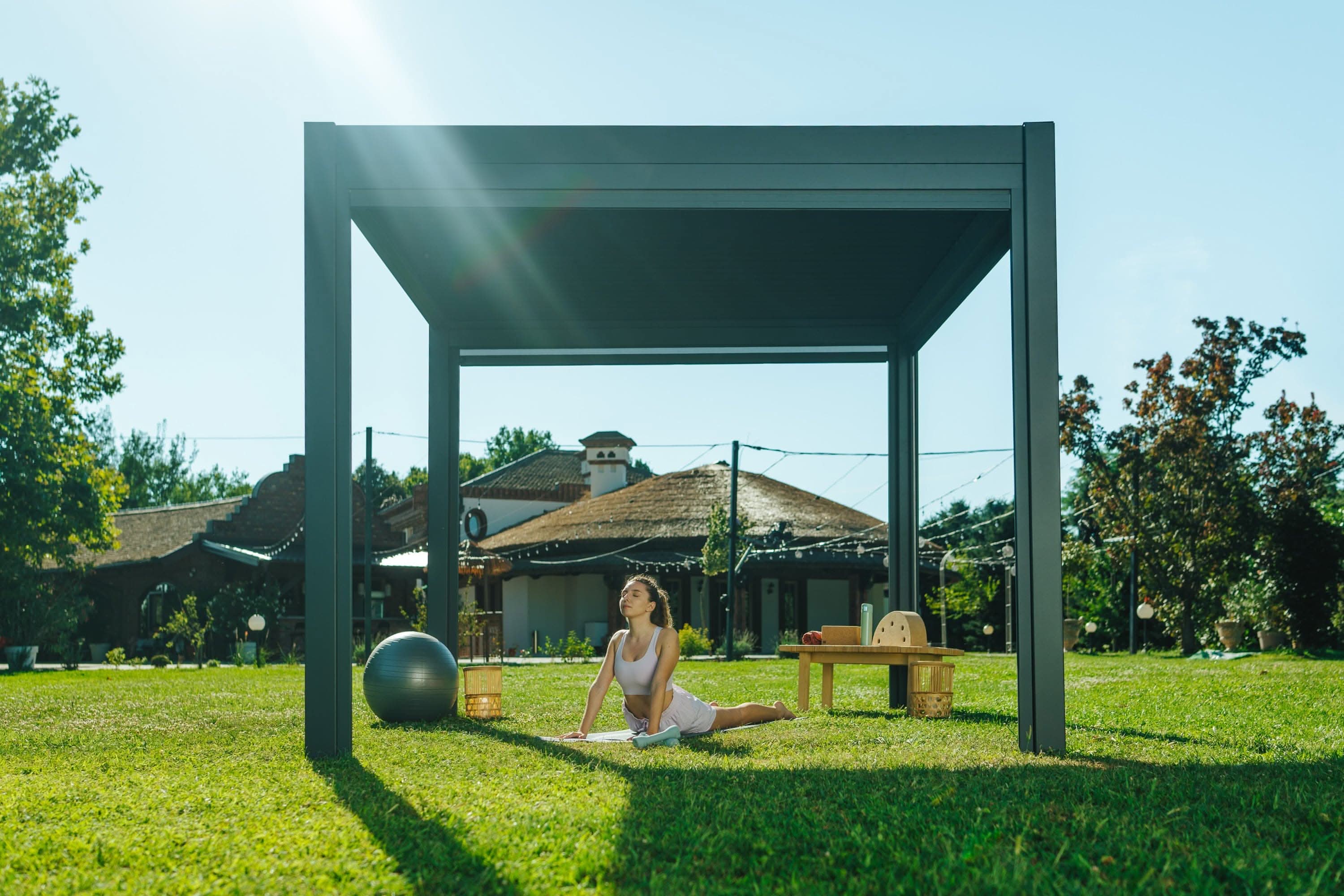 Aluminum pergola